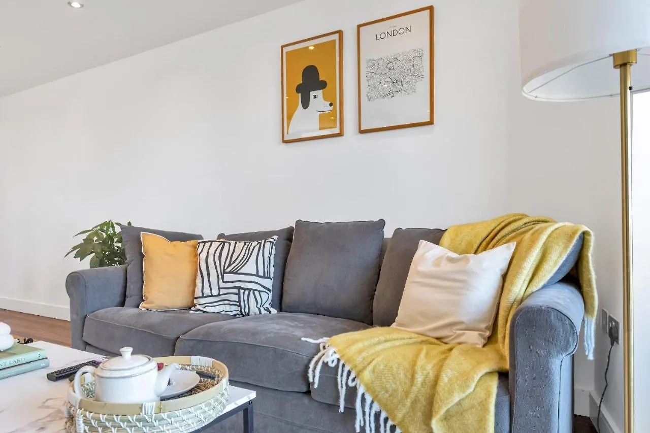 Modern Luxe Apt Just 10 Mins From Tower Bridge! Easy Access To Tube And Bus London 0*,