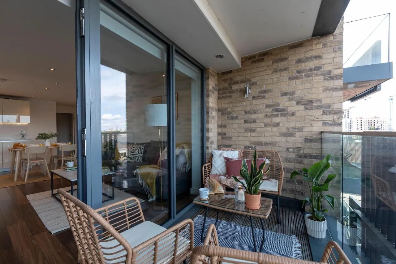 Apartament Modern Luxe Apt Just 10 Mins From Tower Bridge! Easy Access To Tube And Bus Londyn Wielka Brytania