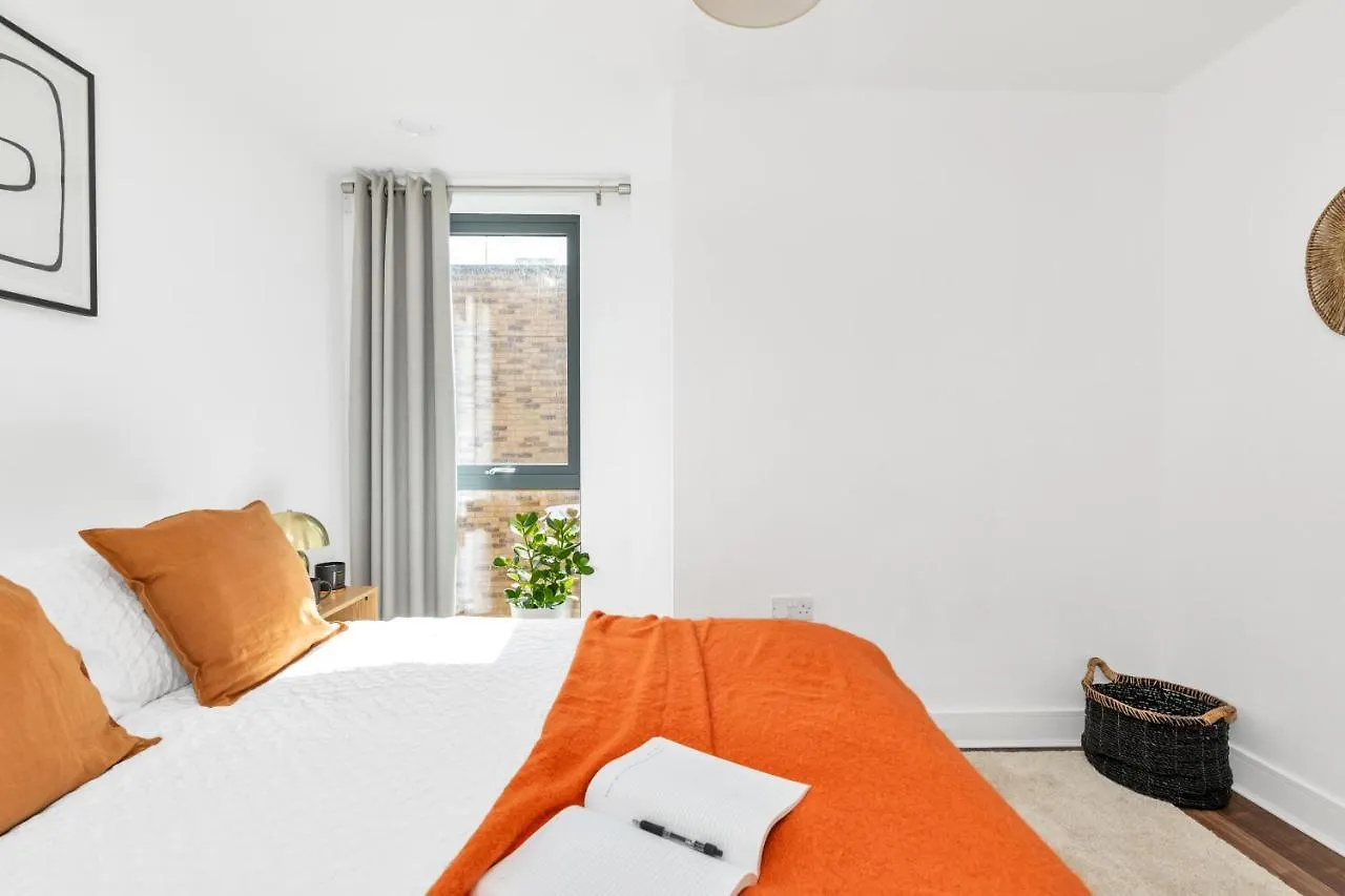 Apartament Modern Luxe Apt Just 10 Mins From Tower Bridge! Easy Access To Tube And Bus Londyn