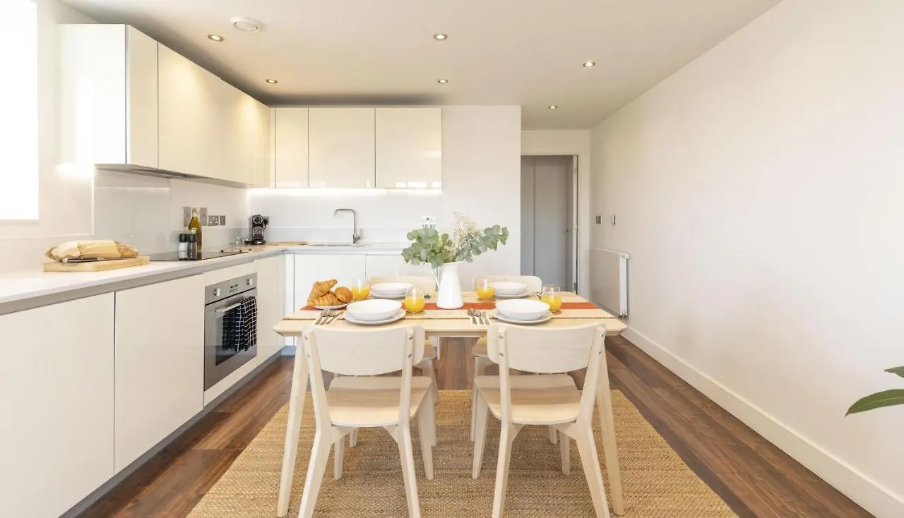 Apartment Modern Luxe Apt Just 10 Mins From Tower Bridge! Easy Access To Tube And Bus London