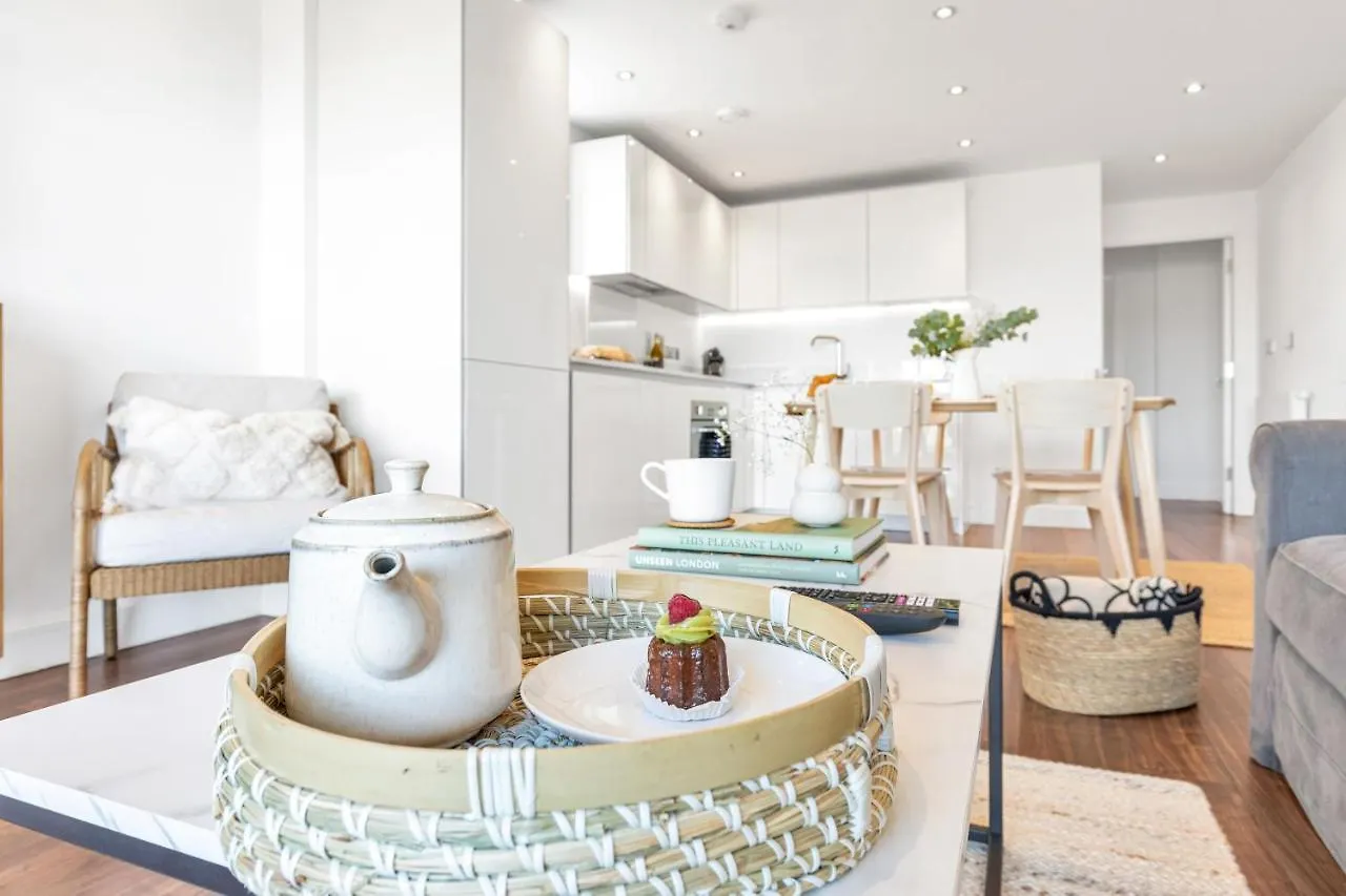 Apartament Modern Luxe Apt Just 10 Mins From Tower Bridge! Easy Access To Tube And Bus Londyn